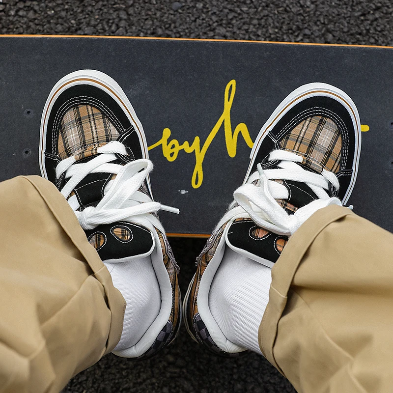 New Fashion Casual Couple Bread Shoes Men Women Walking Style Shoes