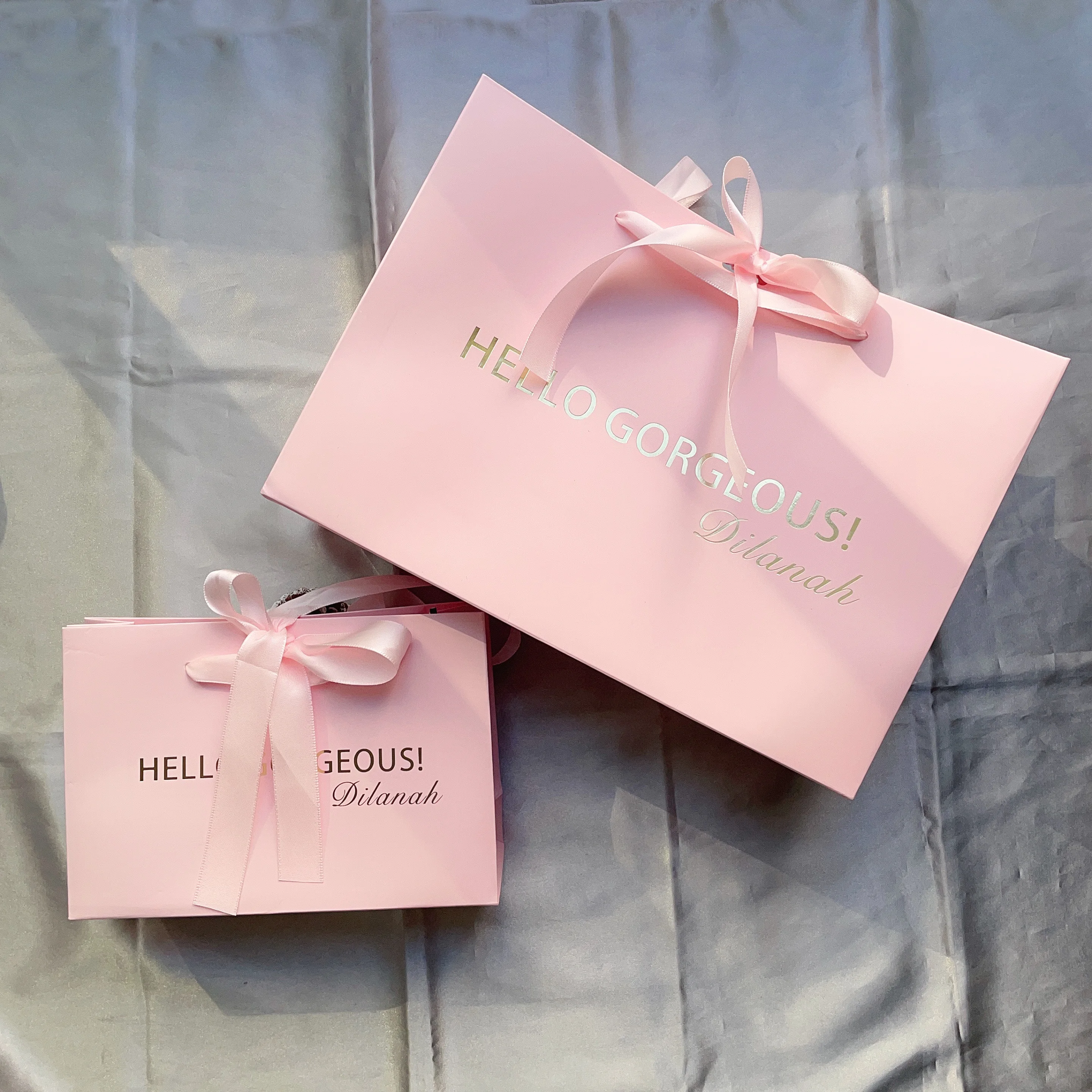 Роскошный розовый бумажный пакет с логотипом на заказ упаковка для ювелирных изделий париков одежды платьев свадебных подарков сумки покупок бантом