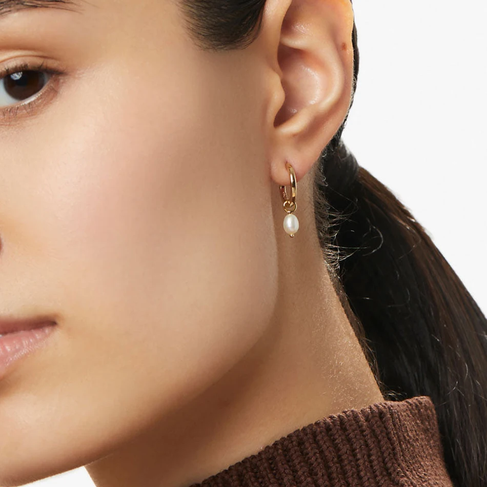 Женские серьги-гвоздики из пресноводного барочного жемчуга 14/18 карат