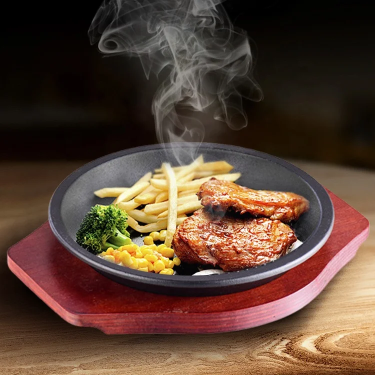 Restaurant Japanese Non Stick Steak Tray Fajita Serving Black Cast Iron Steak Plate With Wooden Base
