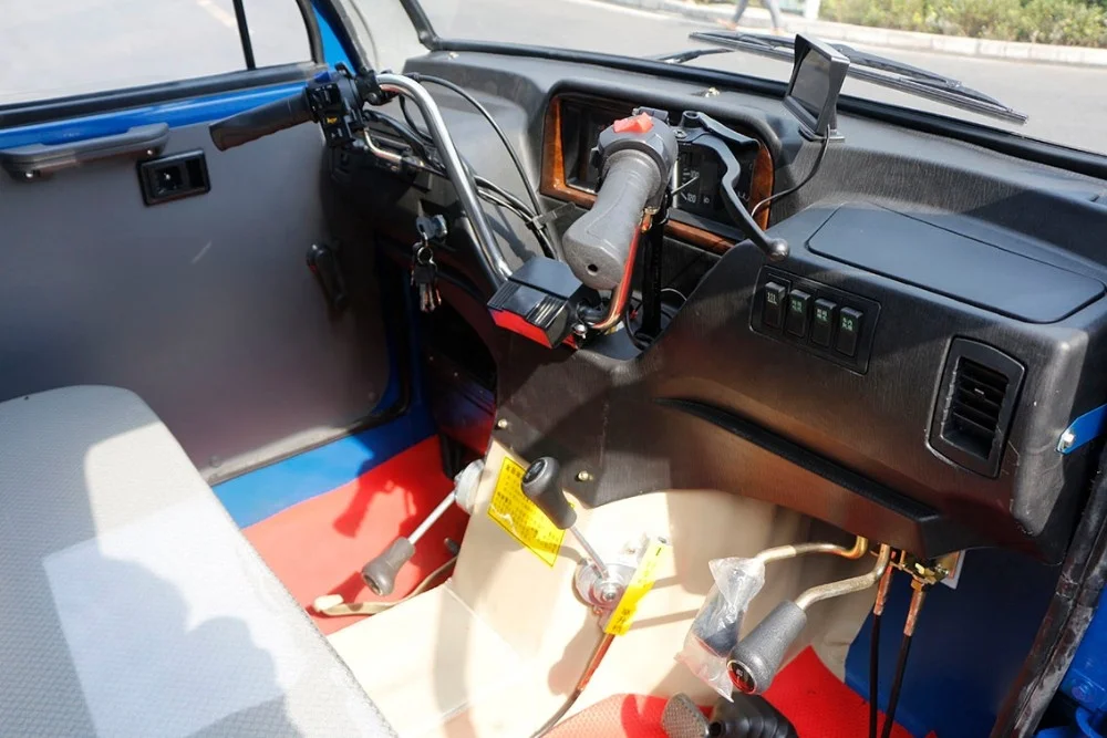 motorized gas powered three wheel sanitation tricycle with dump with closed cabin