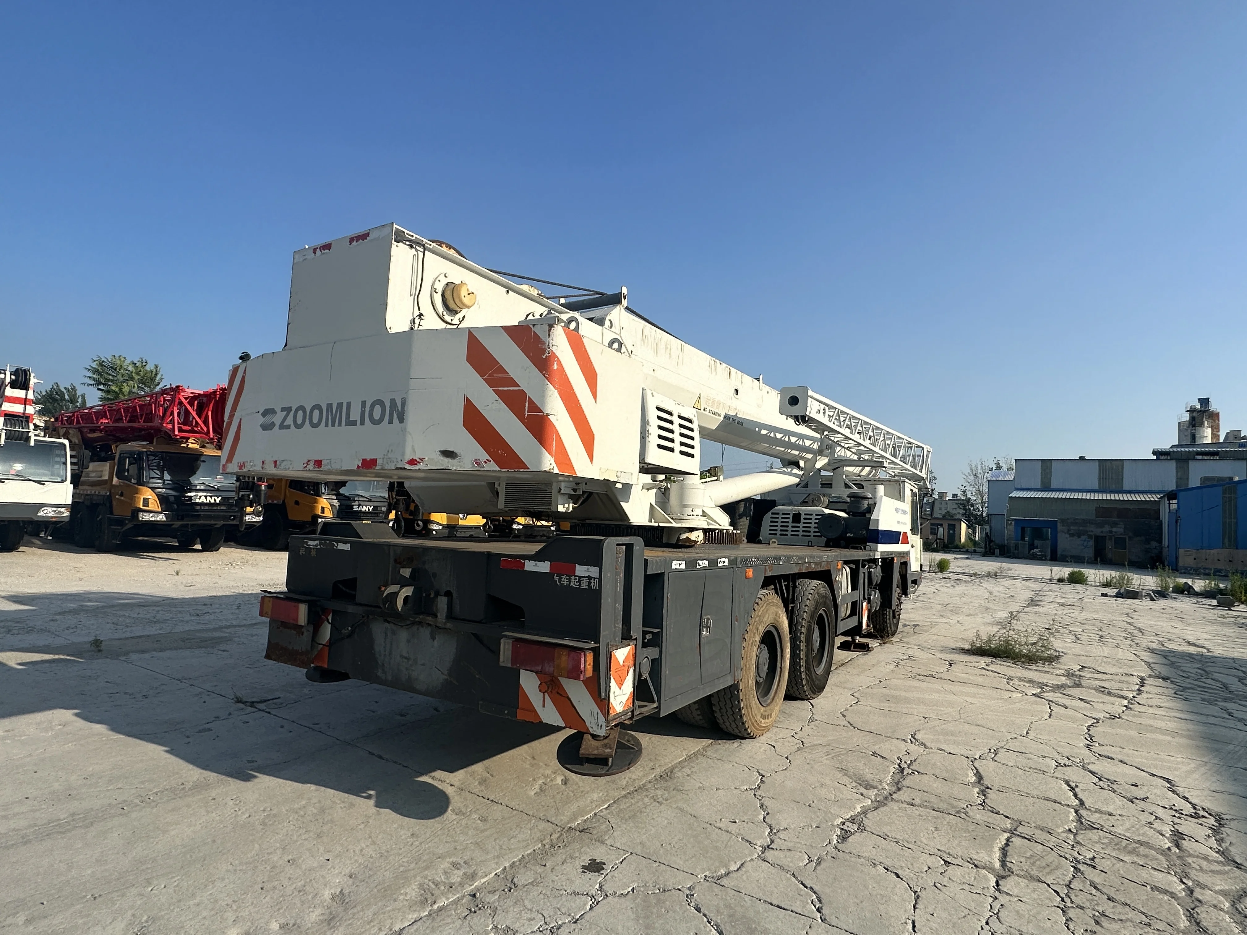 Truck Crane With Price 25 Ton Hydraulic Telescopic Boom Lifting Crane For Construction Machine