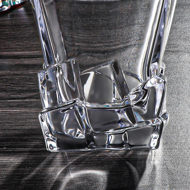 Hot Selling Glass Whisky Decanter Cheap Engraved Design Decanters Whisky glass sets