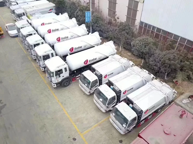 Вакуумный канализационный септический грузовик Dongfeng 15000 на 10 000 л по низкой