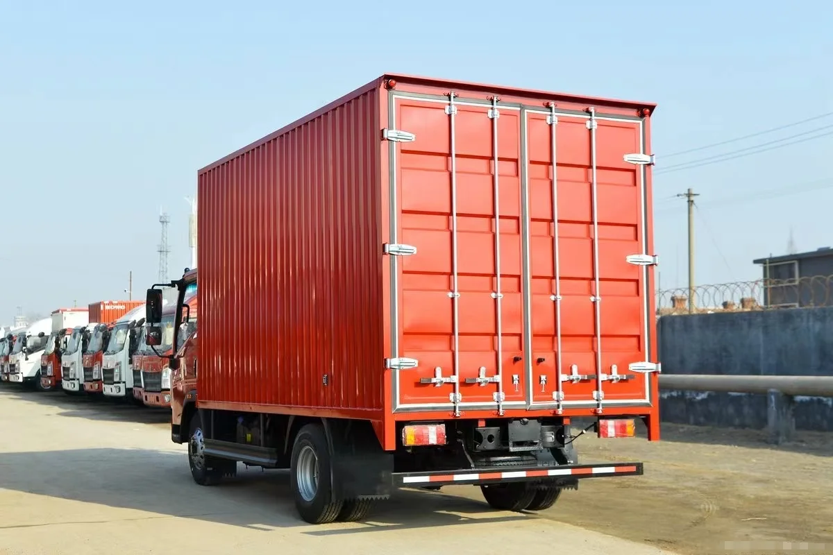 Howo Chassis Double Cabin Light Vehicle Truck Cargo Box 4*2 4*4 Sinotruk Howo Van Truck For Sale