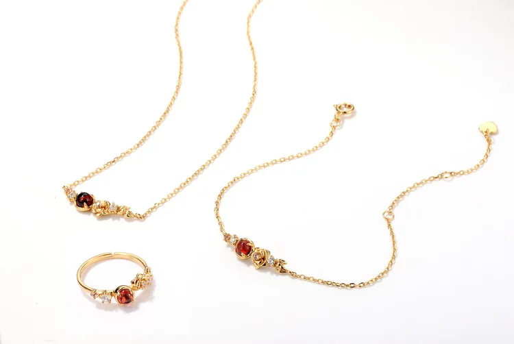 Mozambique Garnet gold plated 925 silver fashion bracelet - B007395