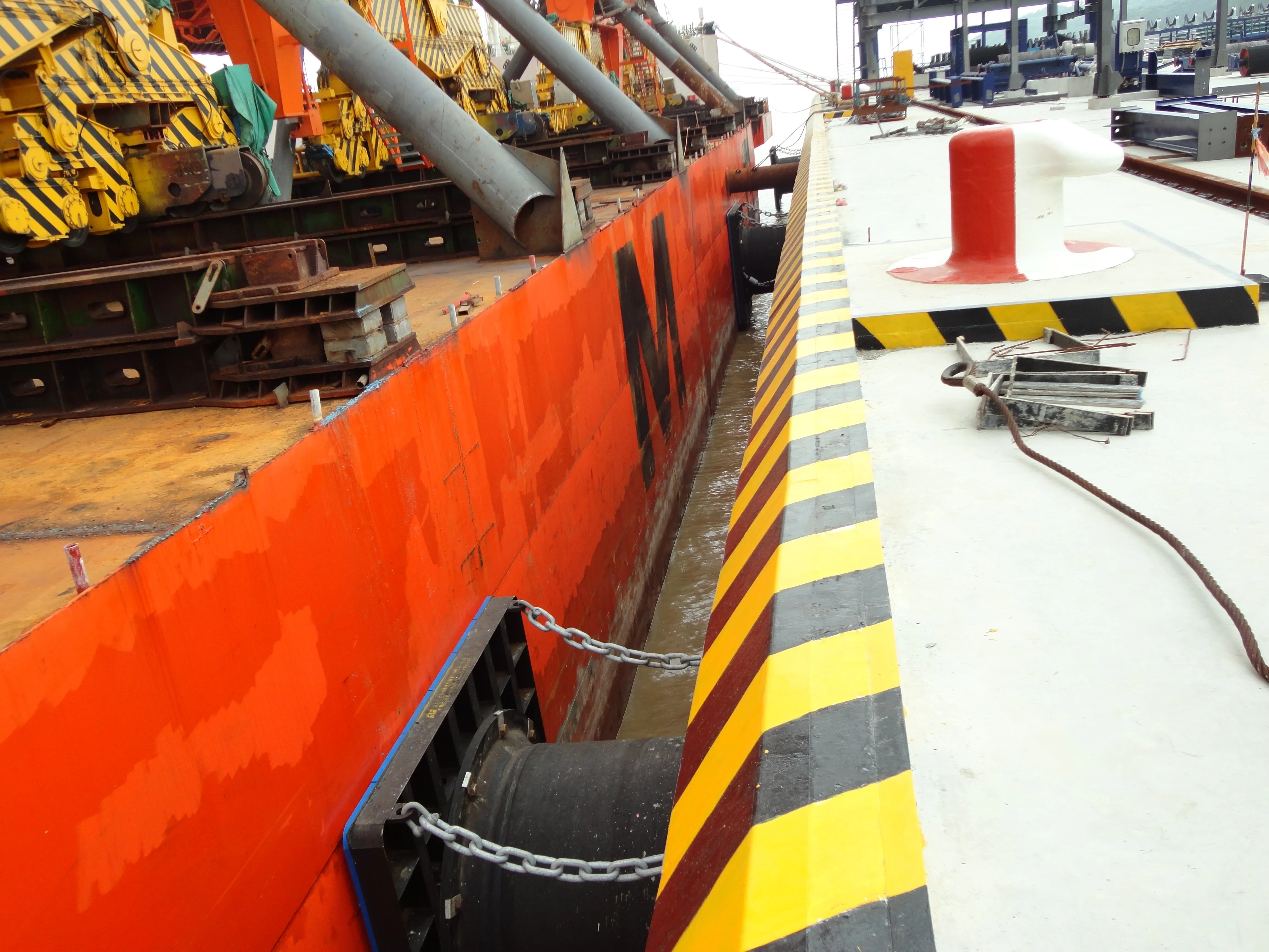 SC800H 800*1050 Boat SC-type Marine Rubber Fender For Dock Steel Structure