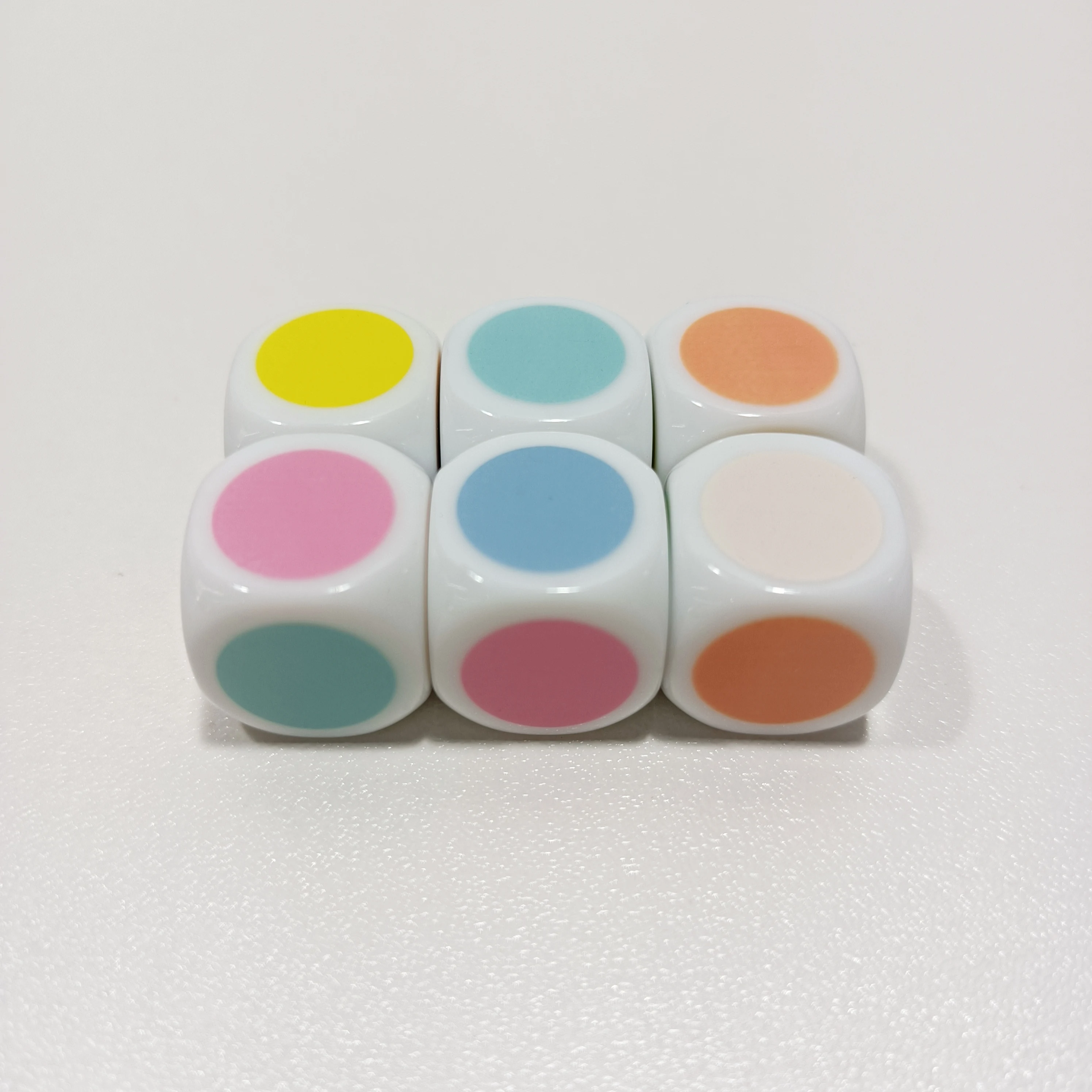 Custom High-end Quality Dice Game With Colored Dots Dice and Tube