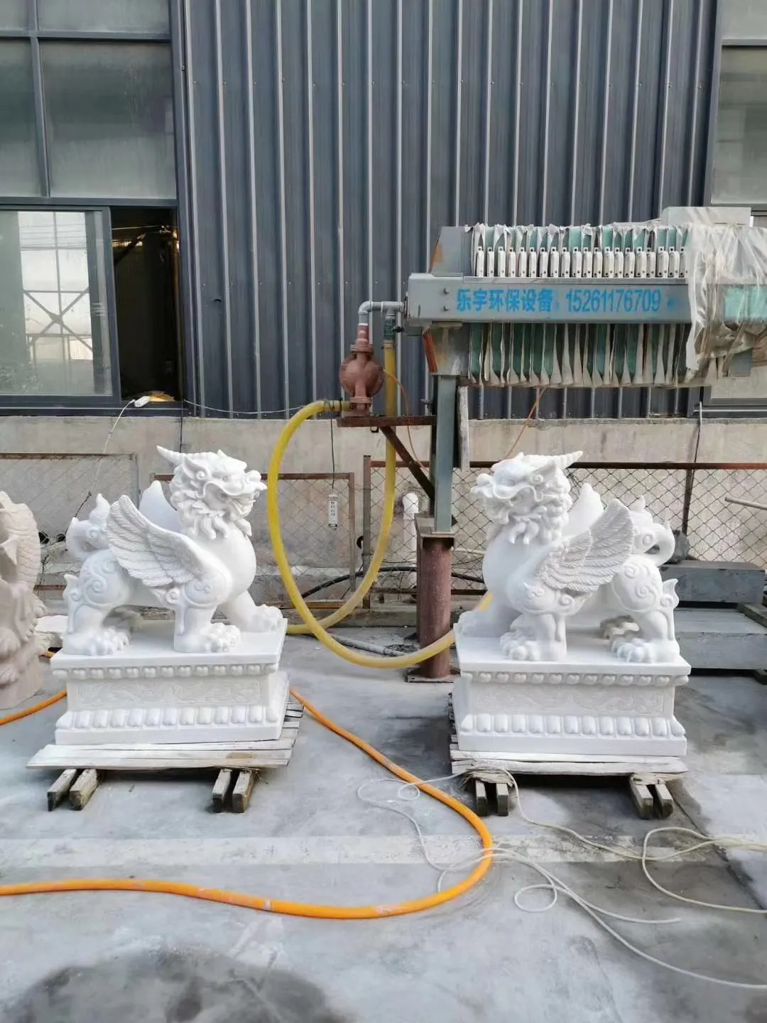 Outdoor Animal Stone Hand-carved White Marble Pi Xiu Stone Statue Feng Shui Stone Sculpture