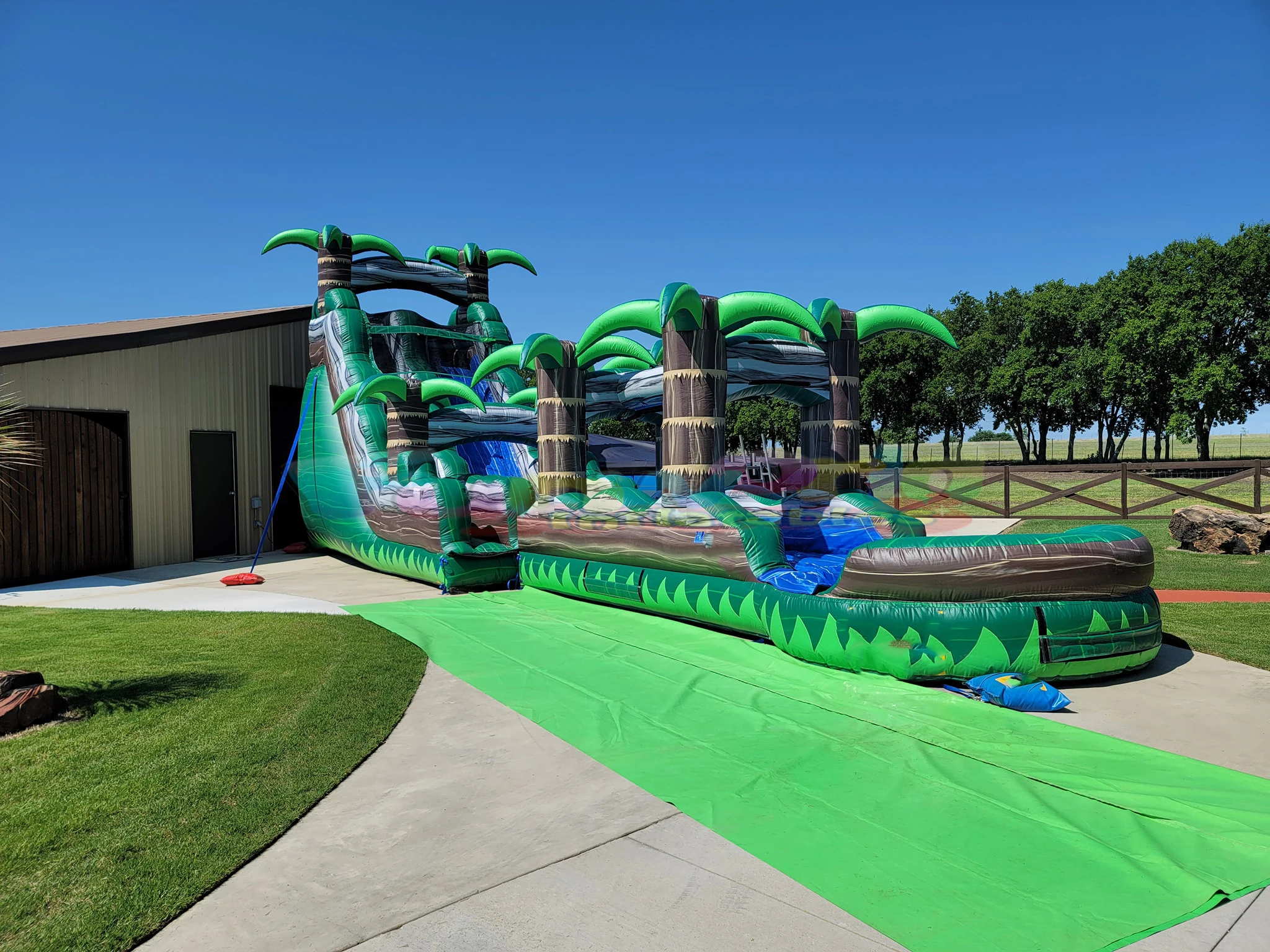 Commercial kids entertainment jumping waterslide bounce house chateaux gonflables inflatables blow up water slide with pool