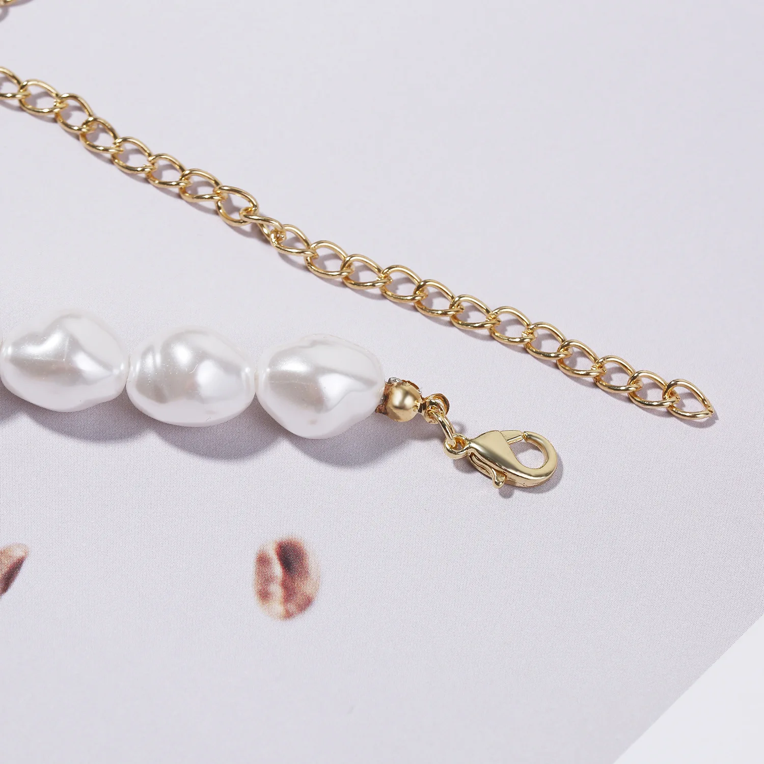 
Hainon Pearl Necklace Chunky Chain Link Pearl Choker Necklace Gift for Women 