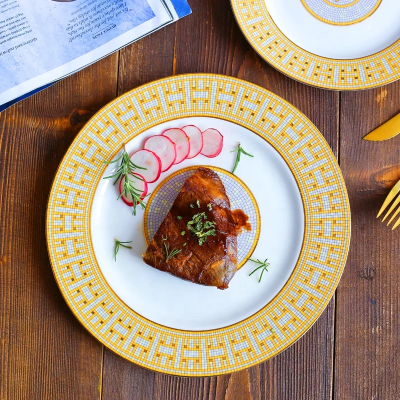 Wholesale Bone China Plate Set Round Gold Design Porcelain Ceramic Charger Plate