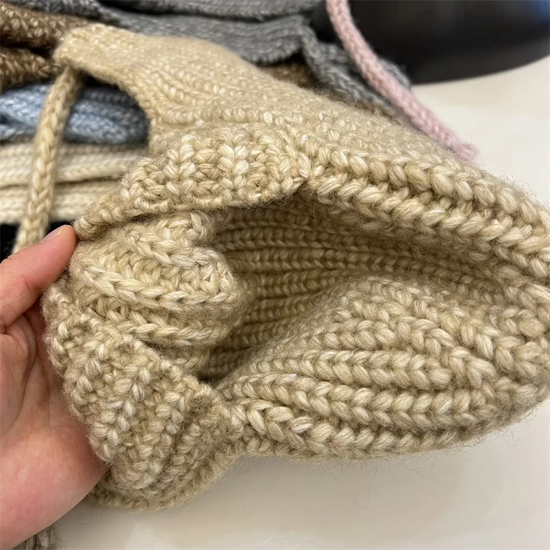 Winter Warm Caps Luxury Design Women Hot Sell Jacquard Outdoor Knitted Cap