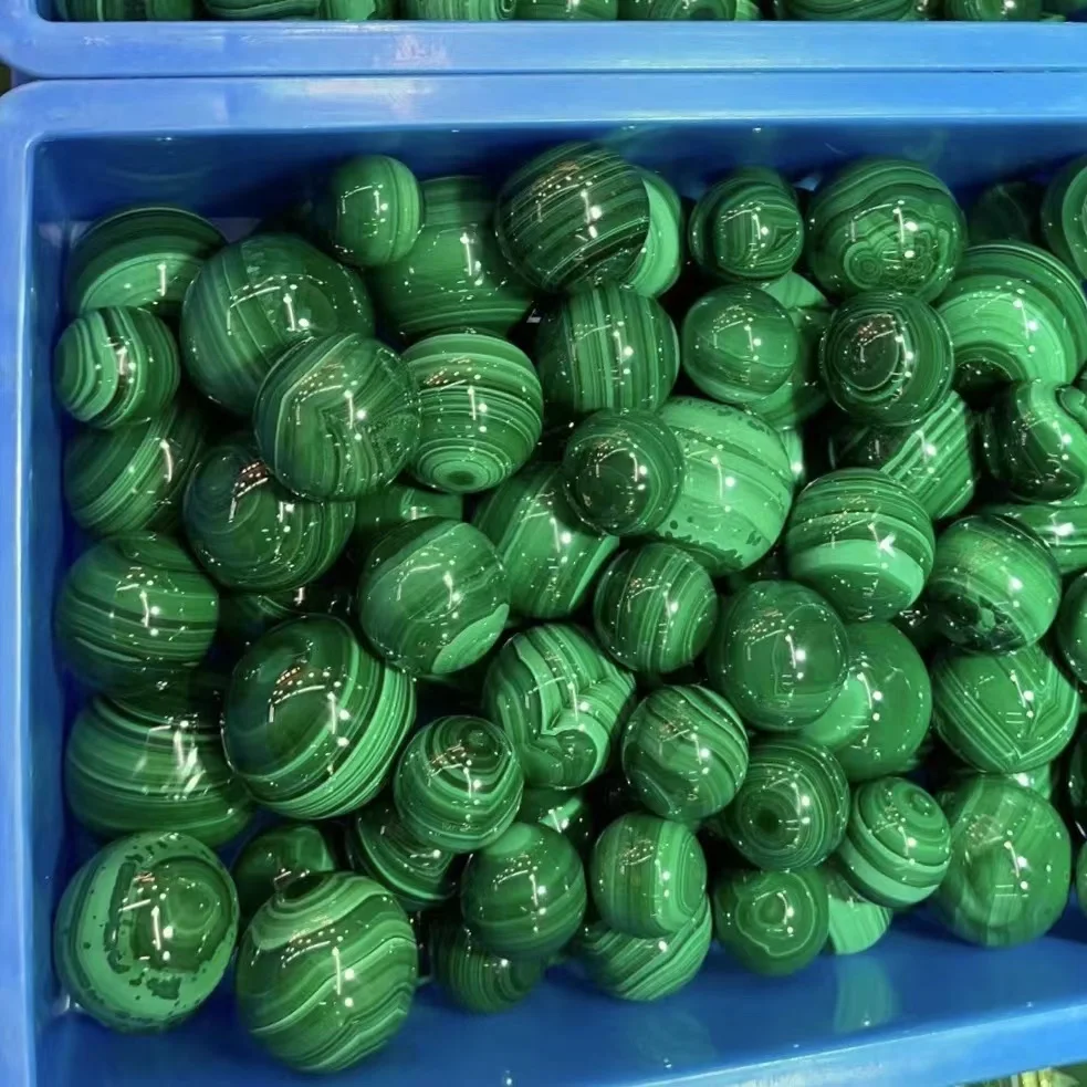 Natural crystal ball Malachite ball crystal raw ore grinding and polishing home table decoration wind water ball ornaments