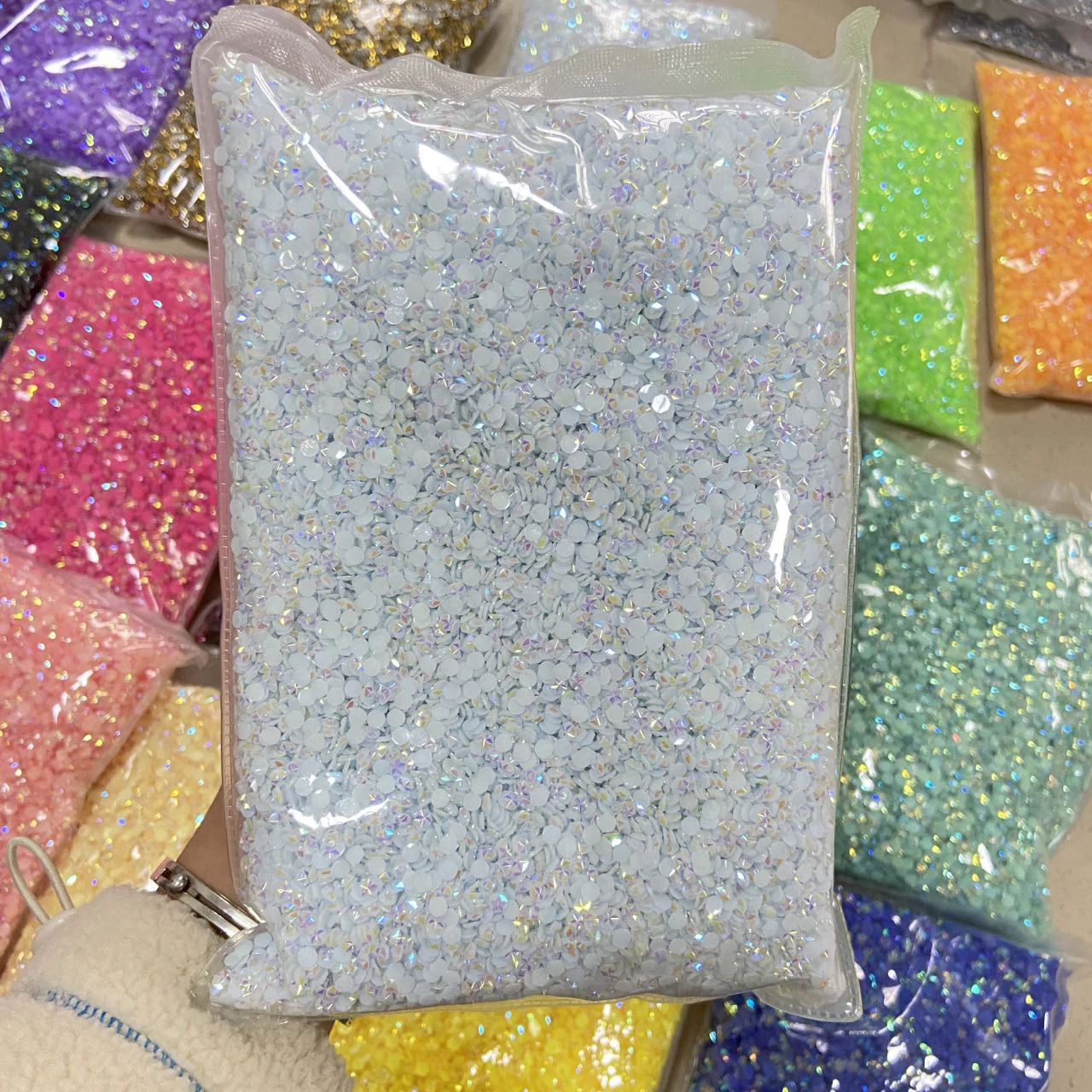 XULIN Wholesale Non Hotfix Round Flatback Resin Snowflake Rhinestone Decoration