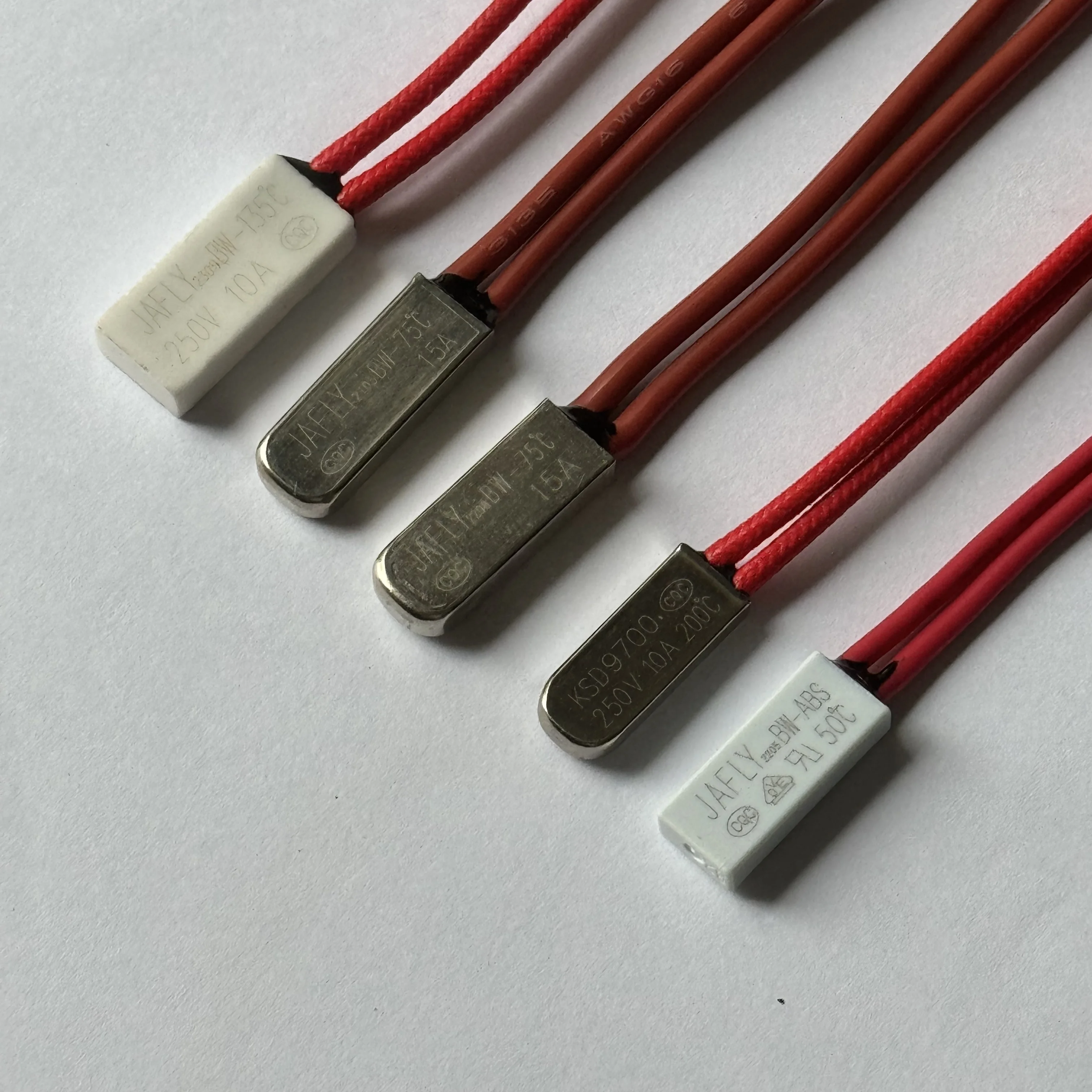The smallest size KSD9700 type thermal protectors switch temperature controller