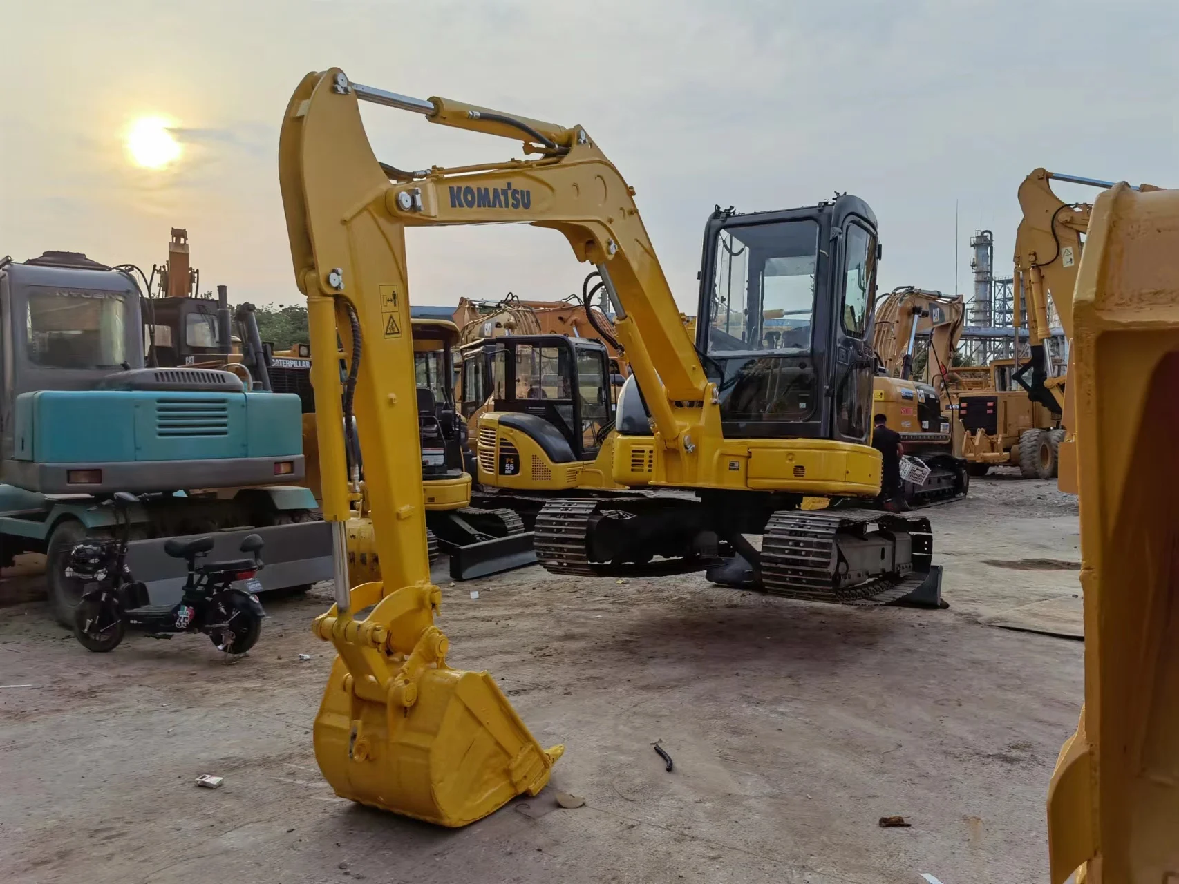 Mini Komatsu PC55 Excavator Small Digger, komatsu Pc55MR Excavator Cheap to Sale