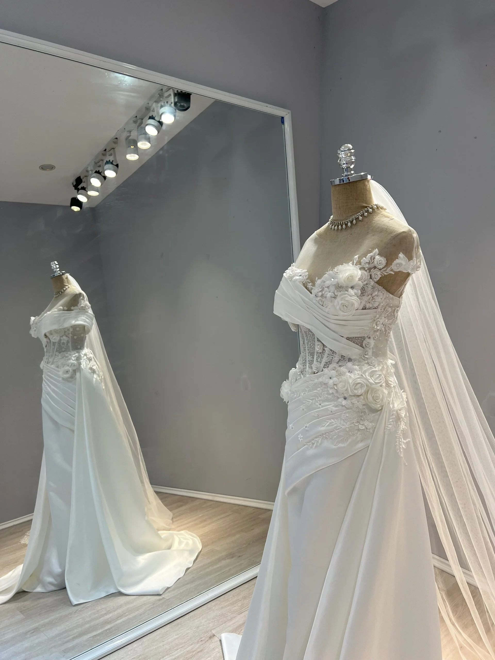 OEM Manufacture High Quality wedding dress wholesale mermaid dress lace satin add beading by handmade TNBPno61