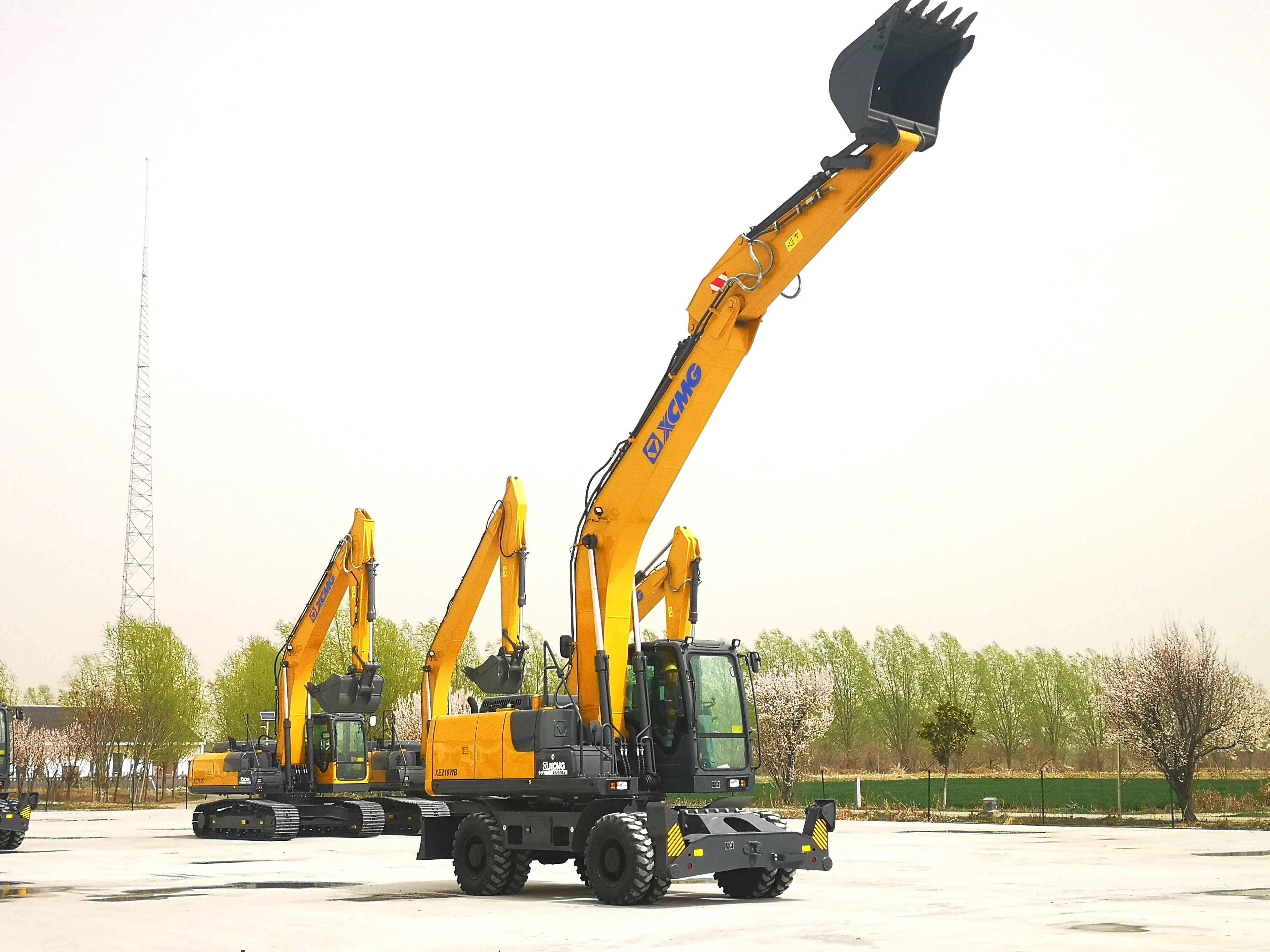 XCMG original manufacturer XE210WB 21 ton hydraulic wheel excavator with high quality