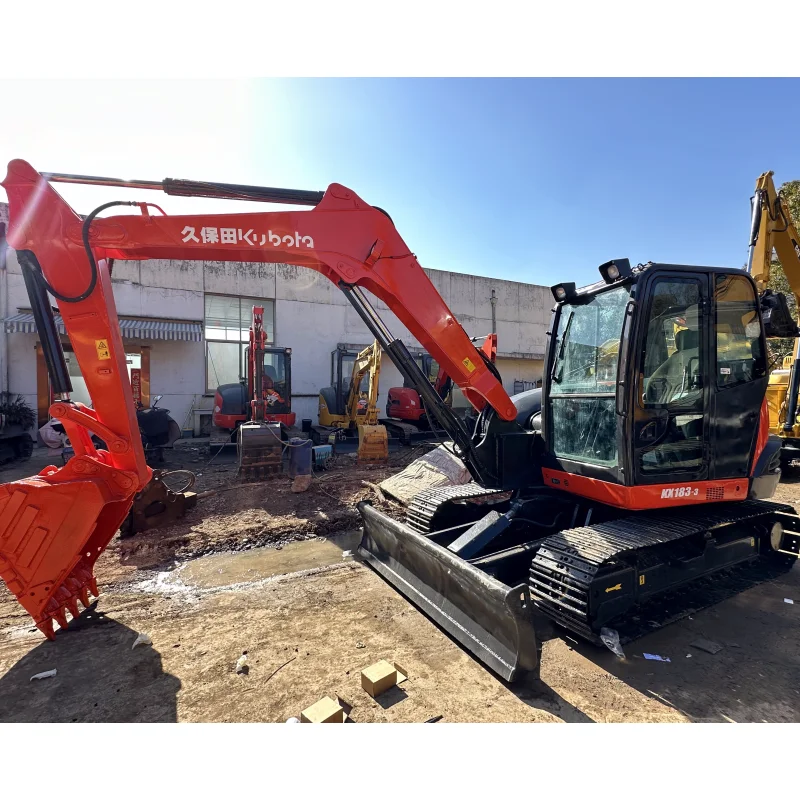Хорошее состояние мини для продажи подержанный экскаватор kubota kx183 гидравлический гусеничный 8ton DPF 90% новая 2022 машина