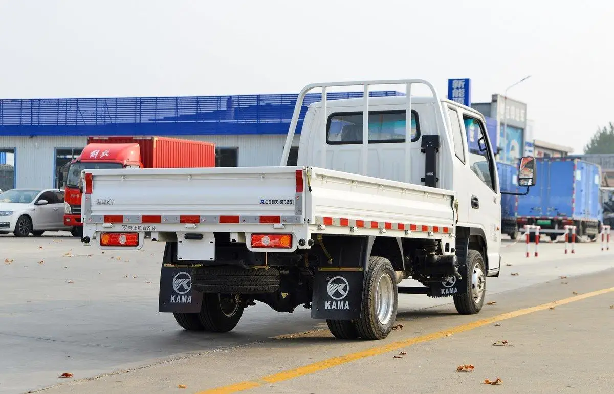 Wholesale Hot Style KAMA Chinese Mini Truck 3.25m Single 4x2 2T Gasoline Left Hand Truck Food Trucks For Sales
