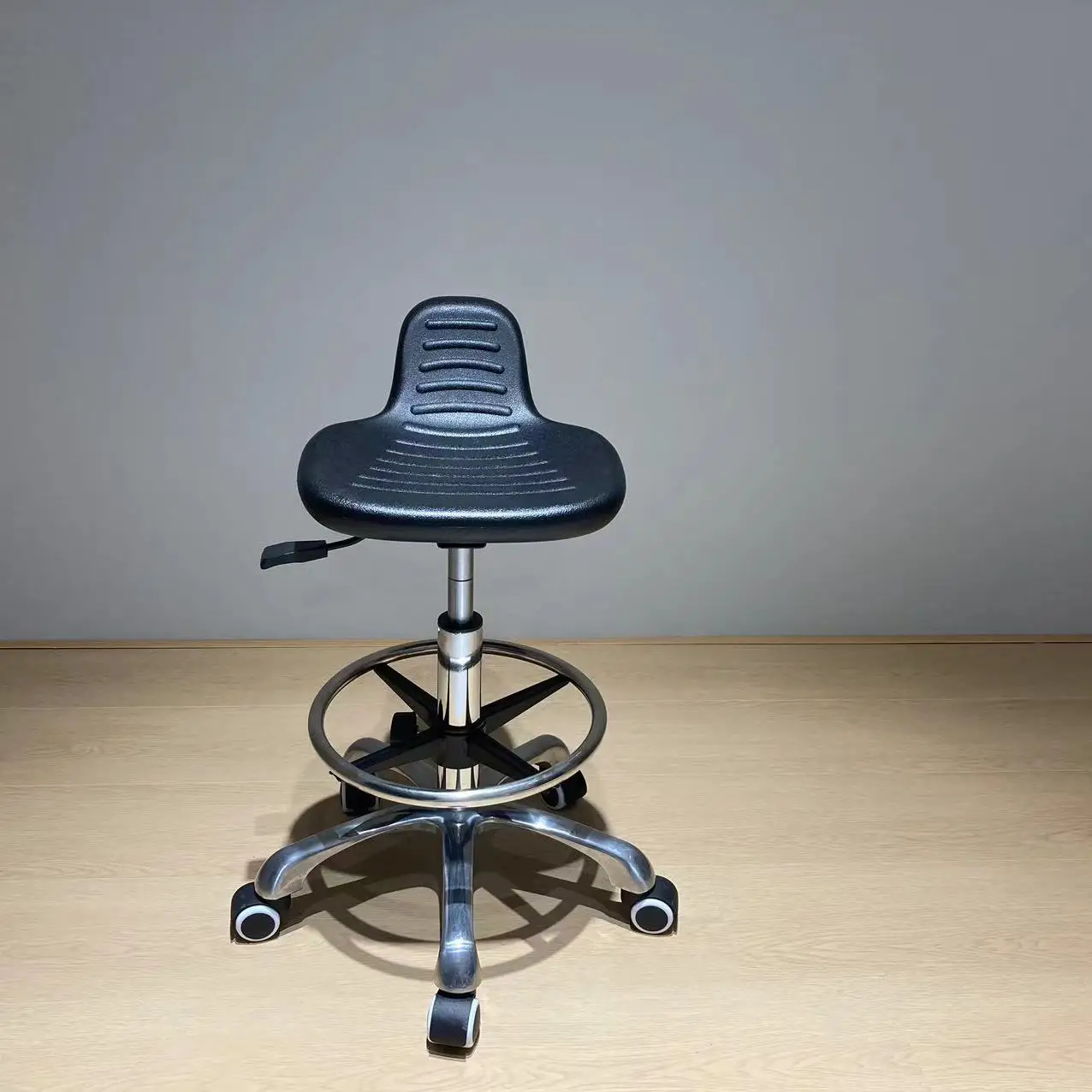 Good Quality PU Material Height Adjustable Swivel Reception Office Bar Stools with Nylon Castors and 201Stainless Steel Footrest