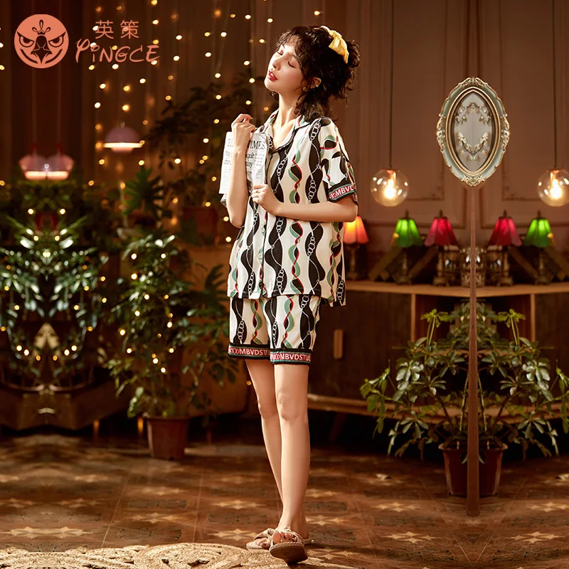 Женская пижама летняя тонкая свободная с мультяшным принтом букв из ледяного шелка повседневная одежда большого размера с лацканами Домашняя одежда из двух предметов одежда для сна