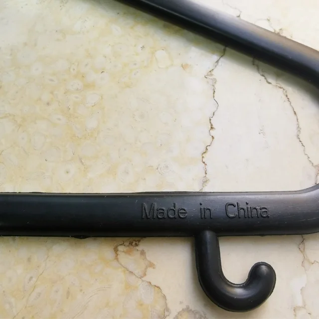 Factory Sell Cheaper Price Black Color Adult Suit Hanger Strong Plastic Clothes Dress Hanger