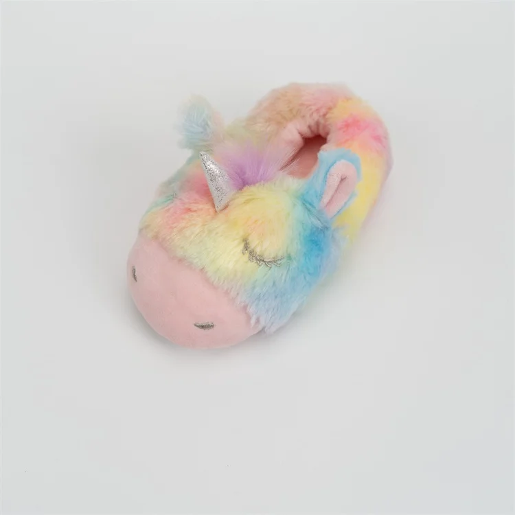 Factory sale high quality winter warm fuzzy slippers colored small animal design cute kids slippers