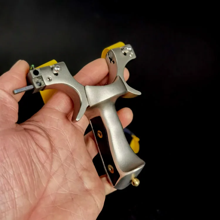 Outdoor Hunting Slingshot Slingshot High Quality Powerful Slingshot Retractable