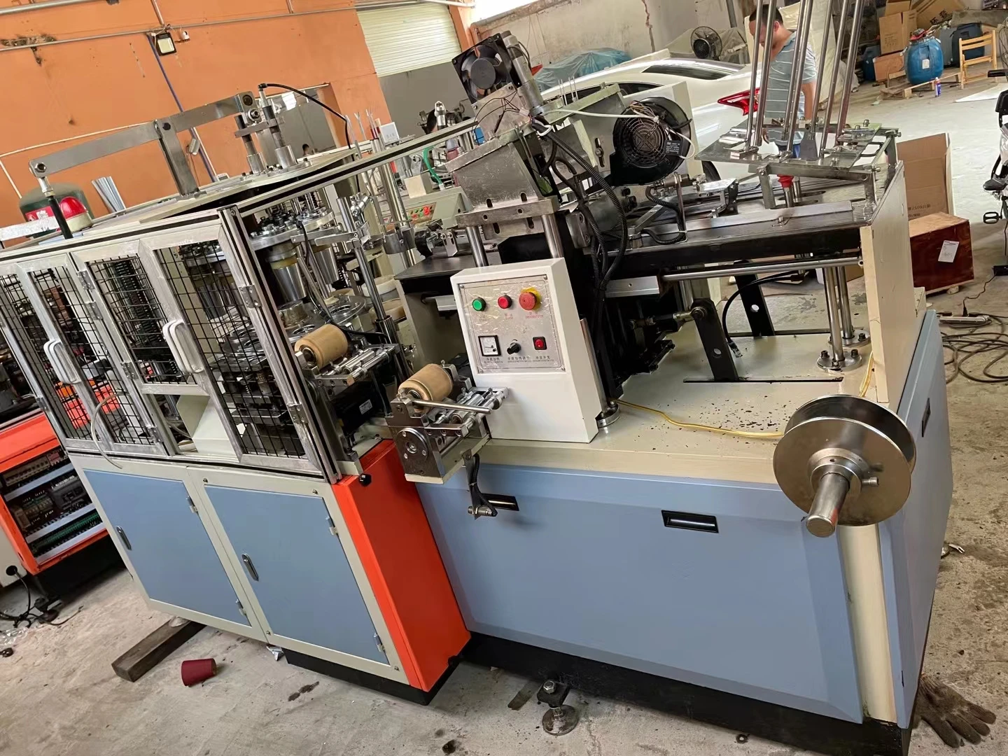 Машина для производства бумажных стаканчиков б/у, машина для производства бумажных стаканчиков, машина для производства бумажных стаканчиков
