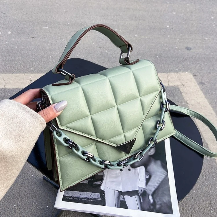 Оптовая продажа с фабрики сумка из искусственной кожи Сумка клапаном и вышивкой кошелек металлическими цепочками сумки через плечо женские дамские
