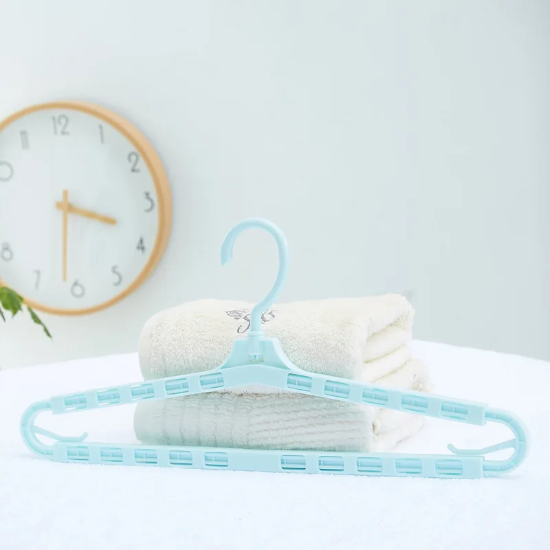 High quality New Arrivals Telescopic antiskid dry and wet Dual purpose foldable sock clip hanger