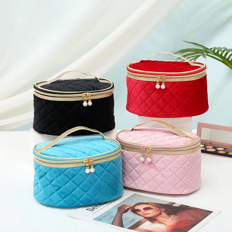 Wholesale Winter Portable Travel Daily Quilted Wash Organizer Bag Makeup Suitcase For Women Vintage Velvet Ladies Cosmetic Bag