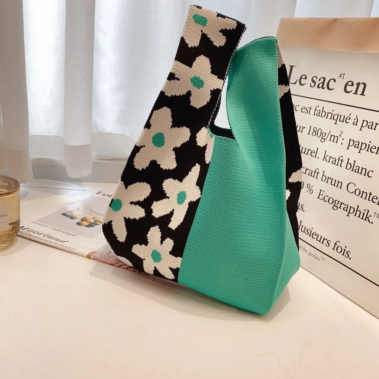 Spot portable beautiful fashion women wrist handbag daily travel convenience casual bento bagJapanese casual beautiful Tote bag