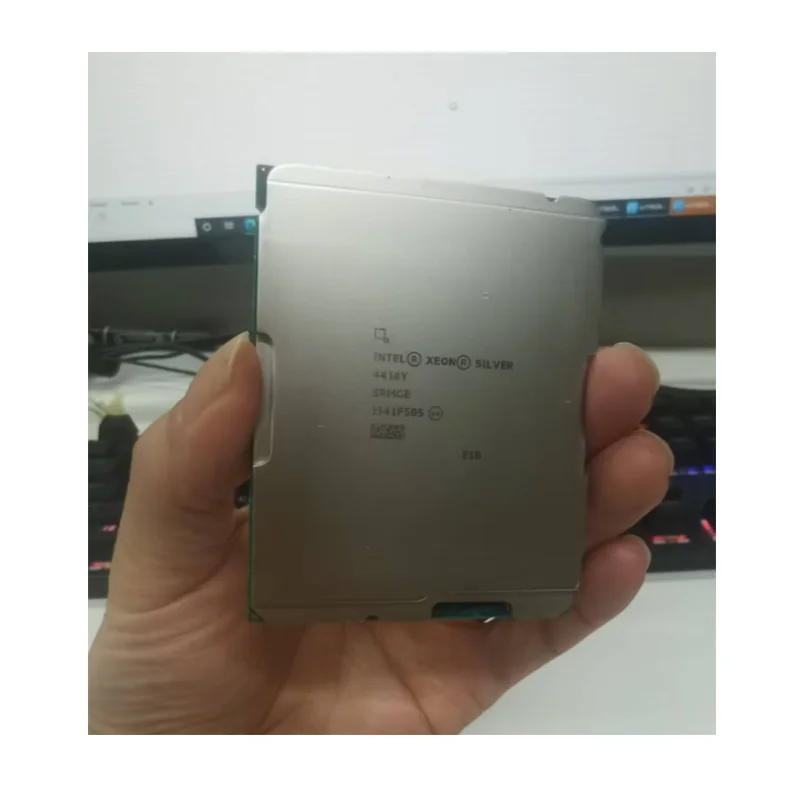 Intel Xeon Twelve-Core Silver 4410Y 2GHz 30MB LGA4677 Server Processor SRMGE