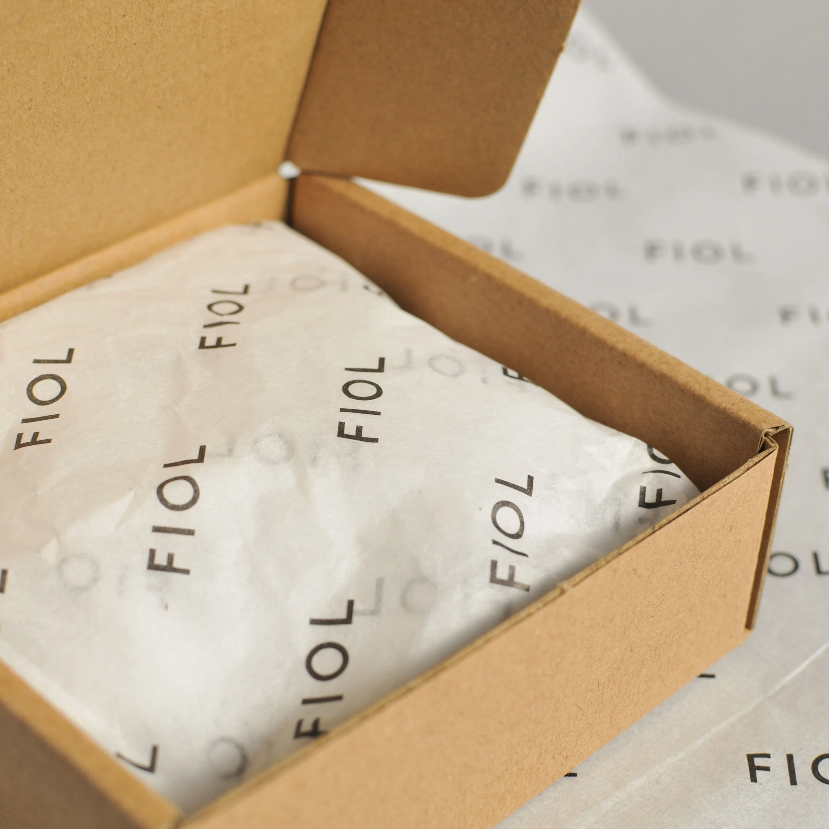 Luxury custom LOGO Kraft yellow white Paper Cardboard Slide Drawer Bracelet Jewelry Box packaging set mailing box tissue paper