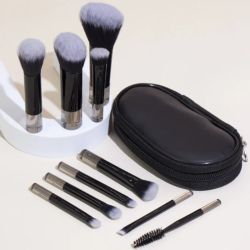 DailyQueen Wholesale Travel Fantasy Mini Brush Kit Makeup Brushes For Eyeshadow Highlight Contour Concealer Mini Sized