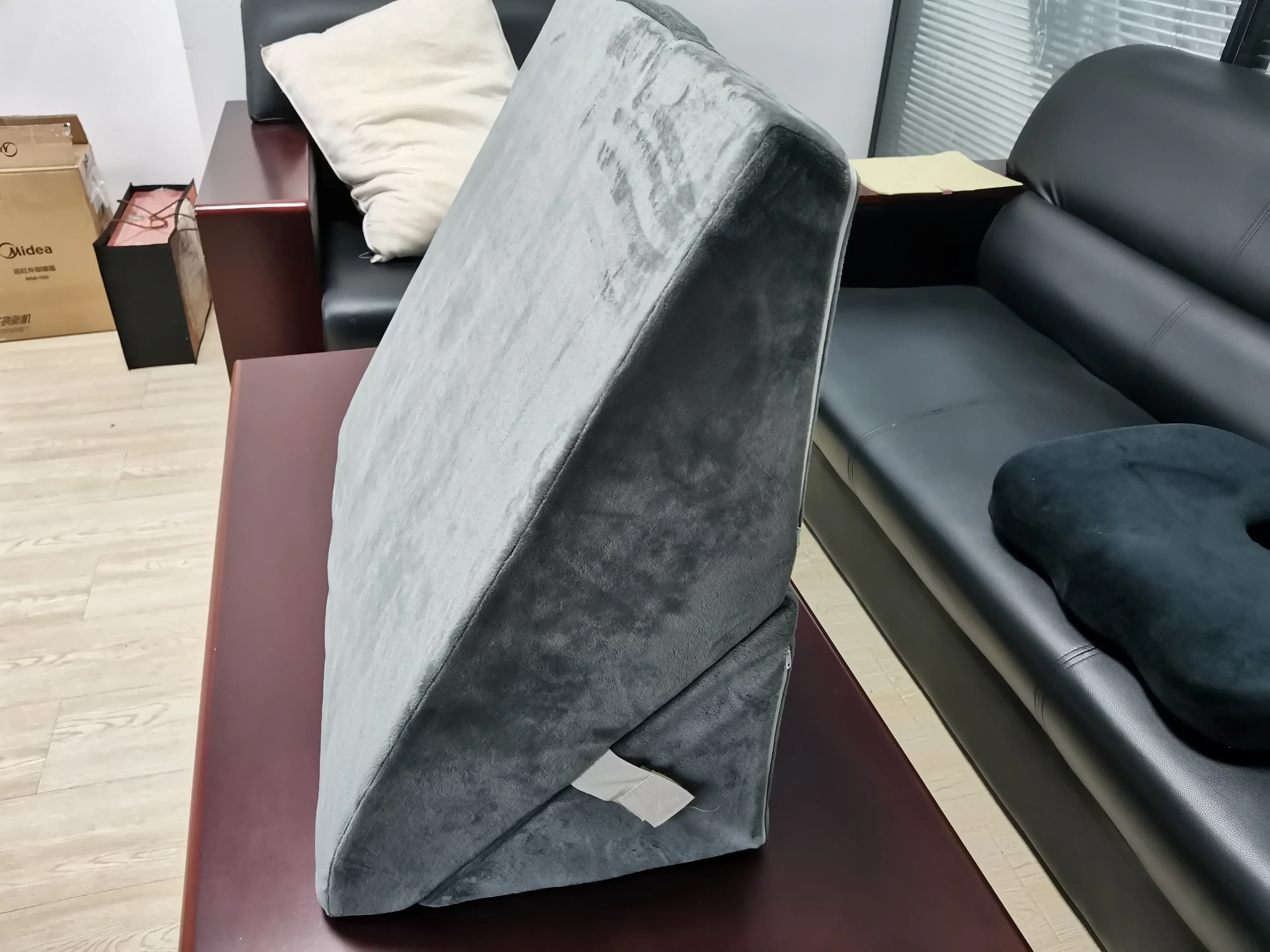 Hot selling reading pillow memory foam bed wedge pillow for headboard & legs and back support & acid reflux & Anti-snoring