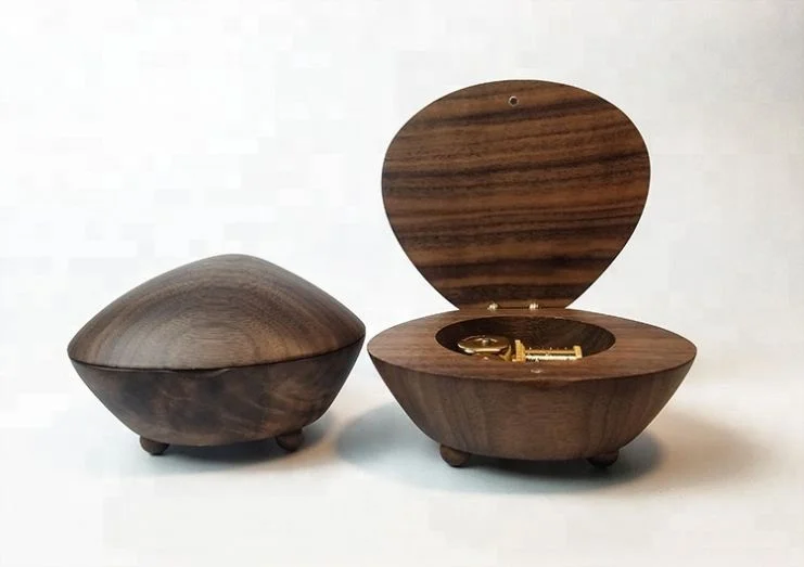 High quality walnut music box beautiful and exquisite gifts can be used as home decoration