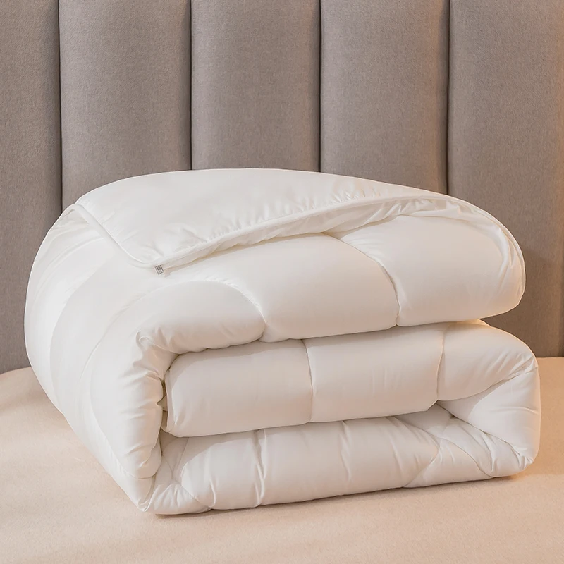 Wholesale Cheap Cotton Fabric Hotel Bed Quilt Polyester Blend Microfiber Quilt Queen Size Custom Quilt Polyest Comforter