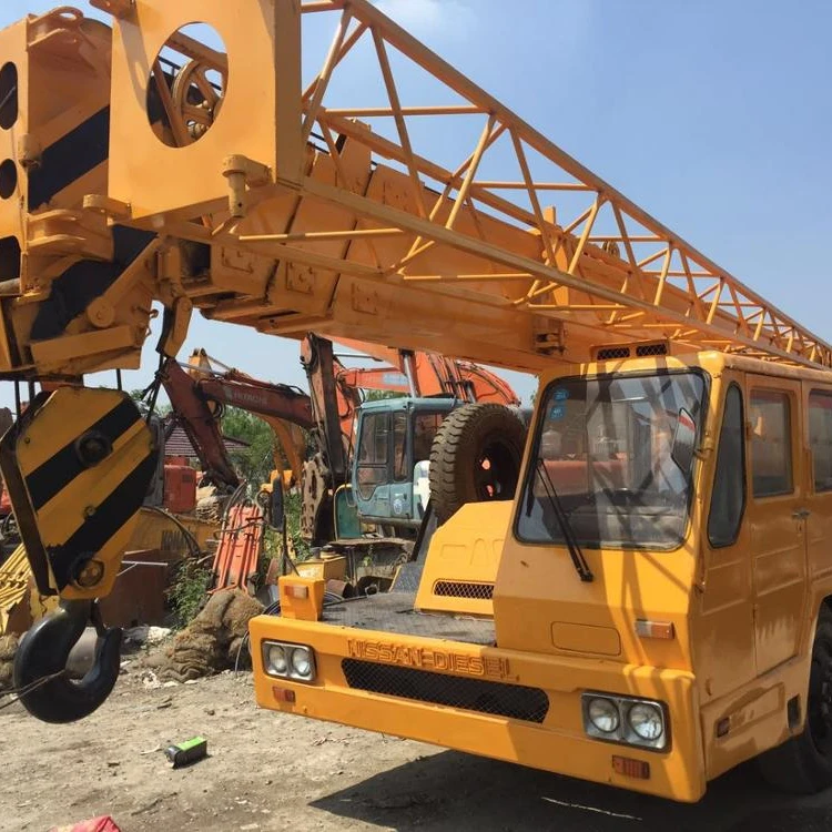 25ton 30ton TG250E Tadano 25ton Crane  30on 45ton Tadano Truck Crane For Sale