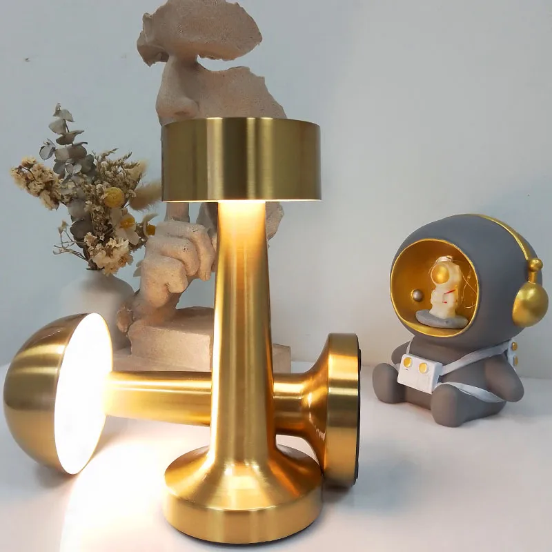 Современная Минималистичная Светодиодная лампа для защиты глаз Usb-зарядка прикроватный Настольный светильник металлический отеля ресторана бара атмосферы настольная