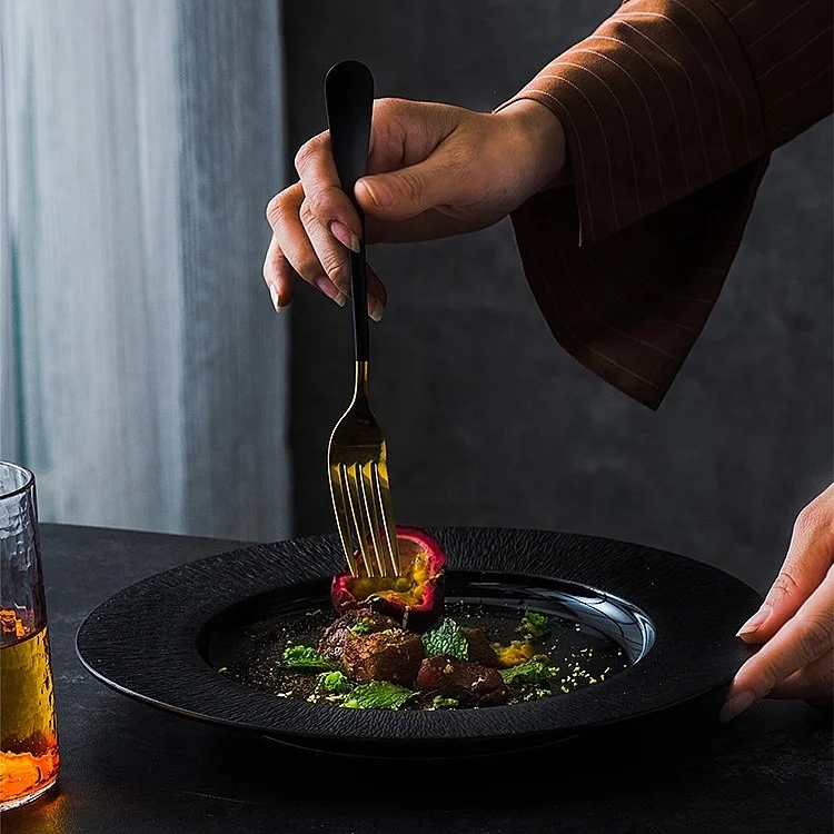 11.85 inch white antique porcelain flat plate embossing unbreakable dish black ceramic  restaurant home serving round dishes