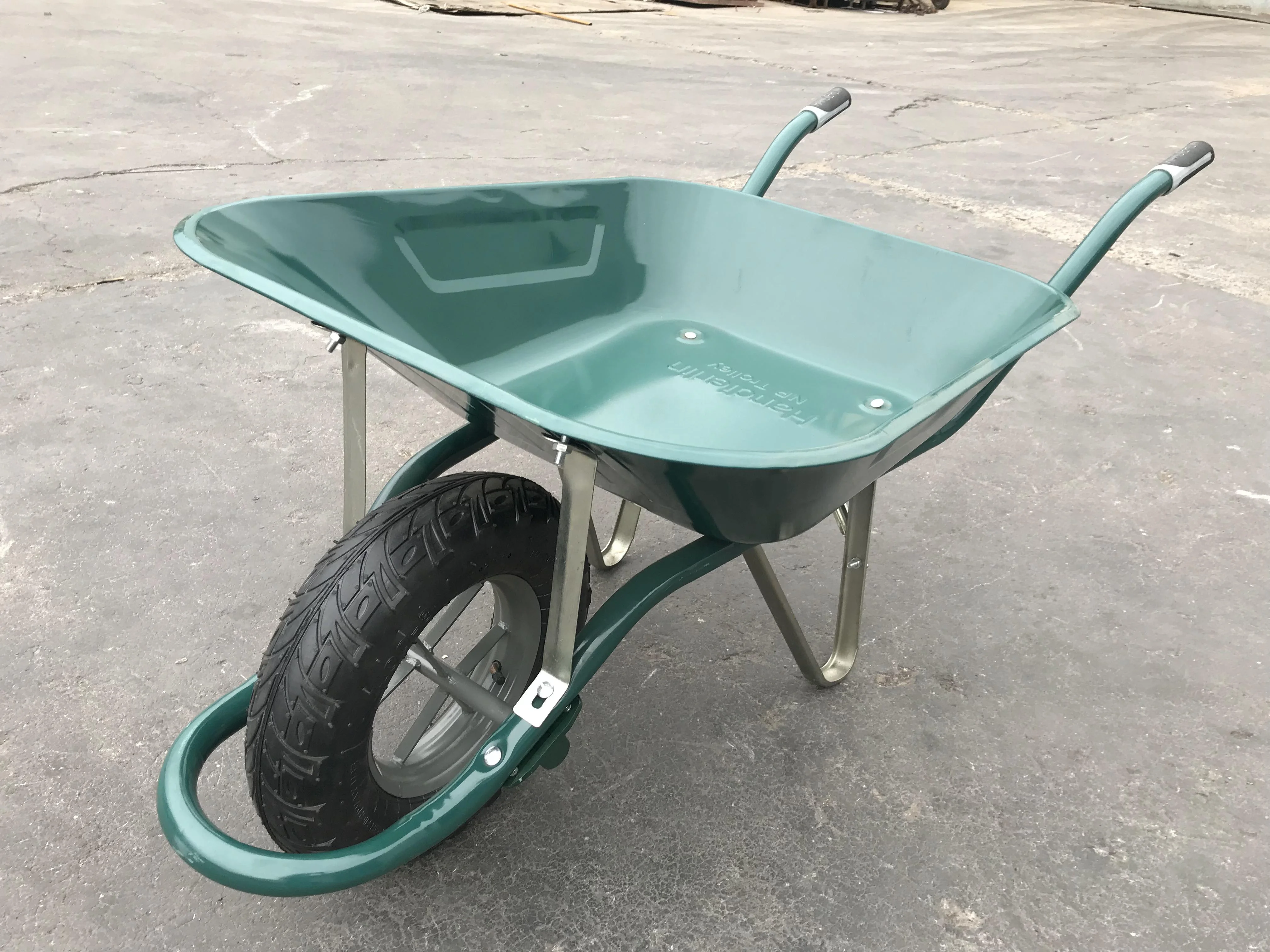 France Model Haemmerlin construction wheelbarrow WB6400 with pneumatic 4.00-8 wheel concrete wheel barrow