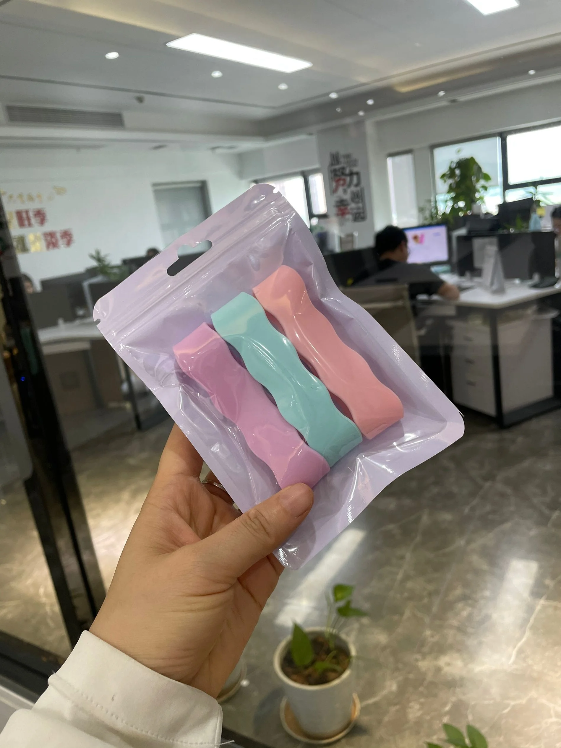 Новые 2024 пользовательские силиконовые бутылки этикетки персонализированные воды именные теги