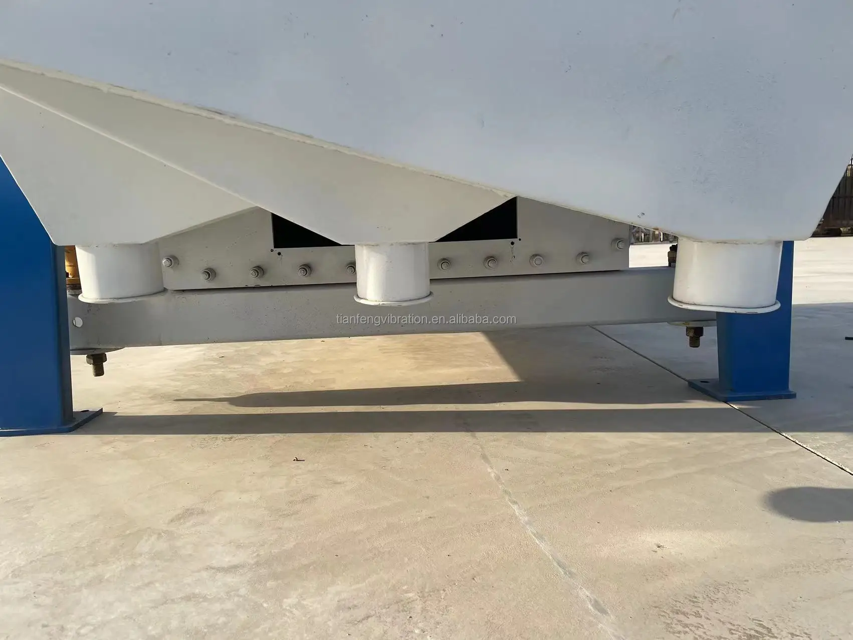 Large Capacity industrial Square Tumbler Screen Gyratory Sifter Vibrator for Glass Sand
