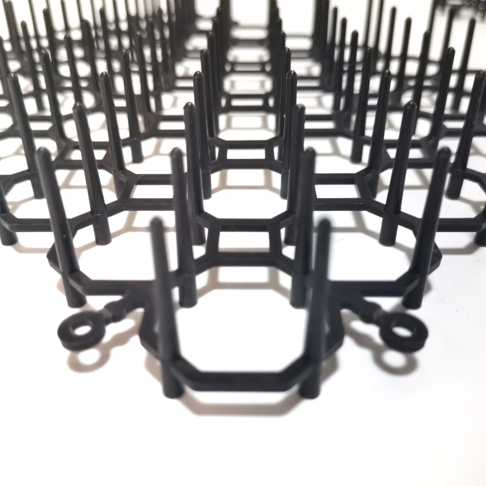 DYS OEM ODM Ecofriendly Plastic Cat Spike Mat Outdoor Indoor Cat Spike Dog Cat Repellent Scat Mat