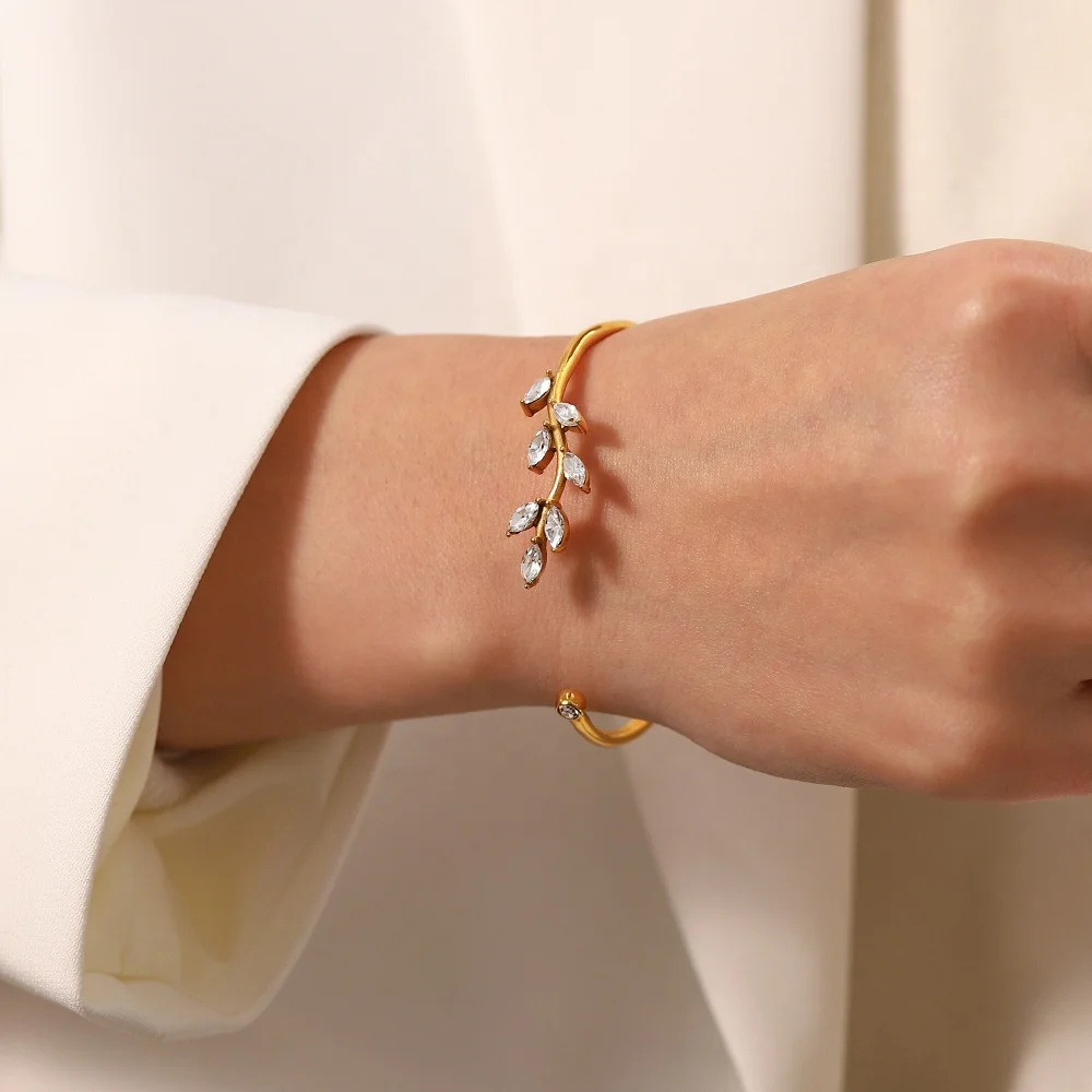 Dr. Jewelry Minimalist Design Cubic Zirconia Green Zircon Stone 18K Gold Stainless Steel Leaf Bangle for Women Jewelry