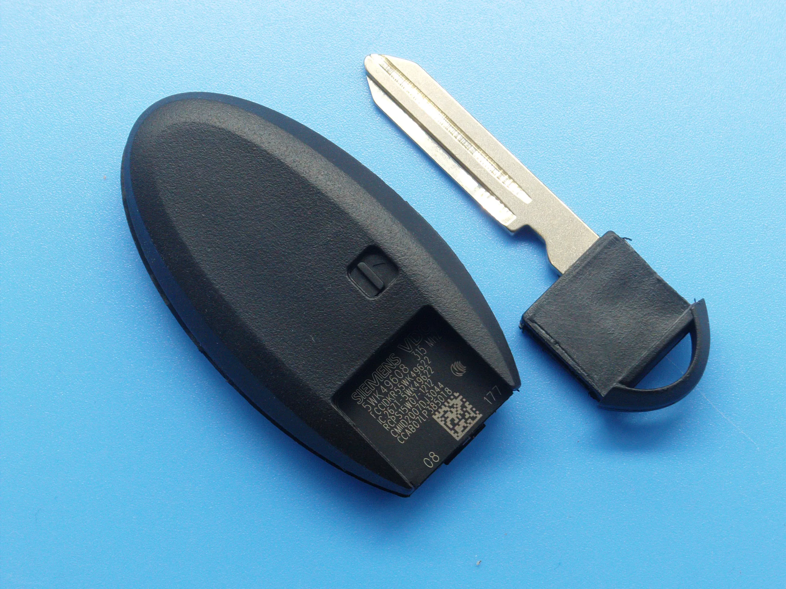 3 buttons smart keyless remote key fob case cover with uncut blade for N-issan GTR